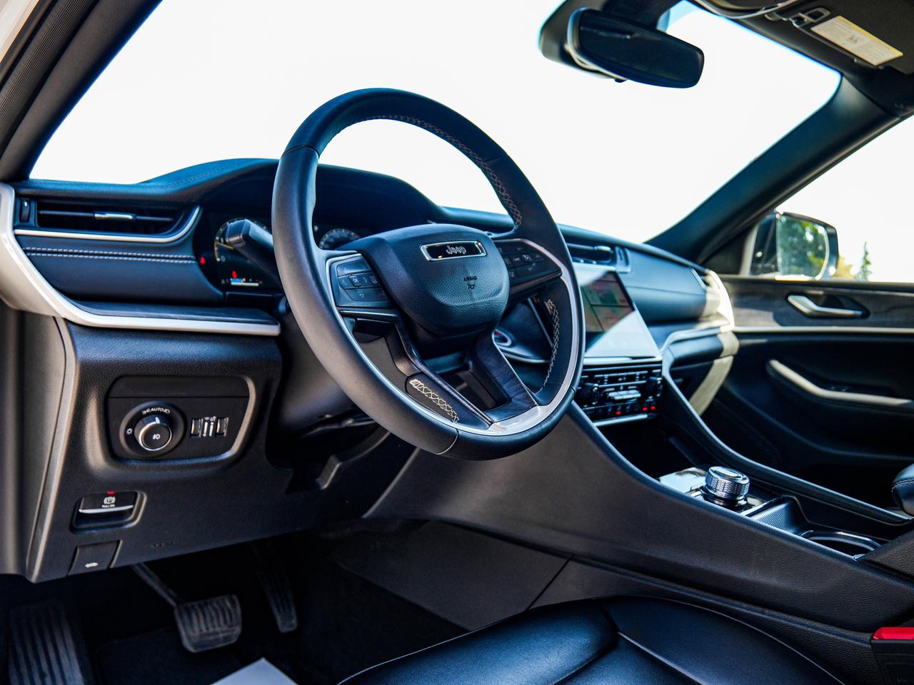 2024 Jeep Grand Cherokee L Limited Photo