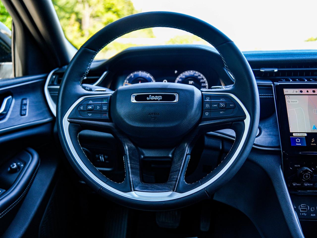 2024 Jeep Grand Cherokee L Limited Photo