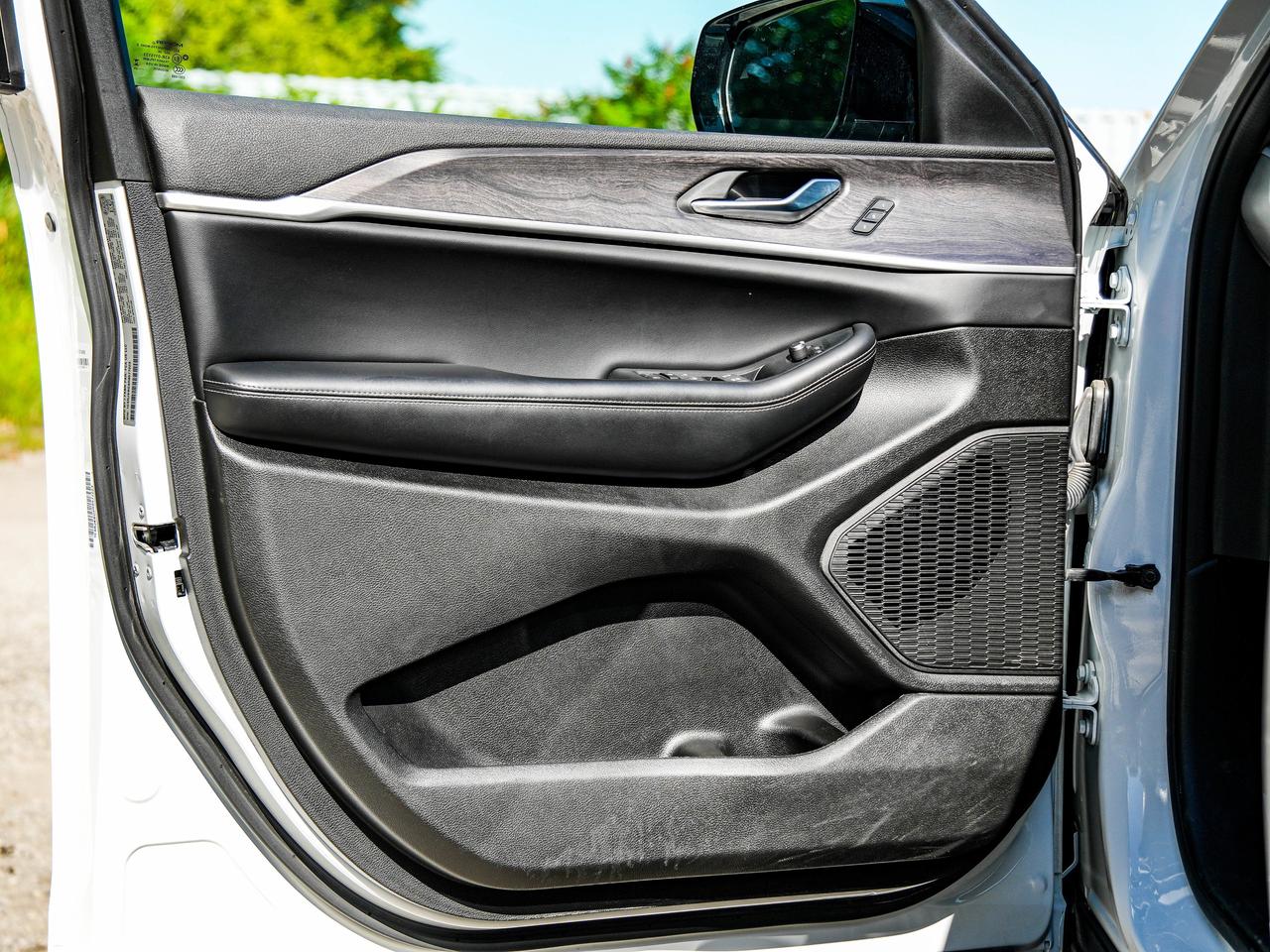 2024 Jeep Grand Cherokee L Limited Photo