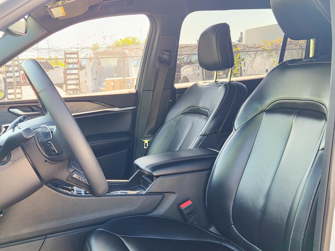 2024 Jeep Grand Cherokee L Limited Photo