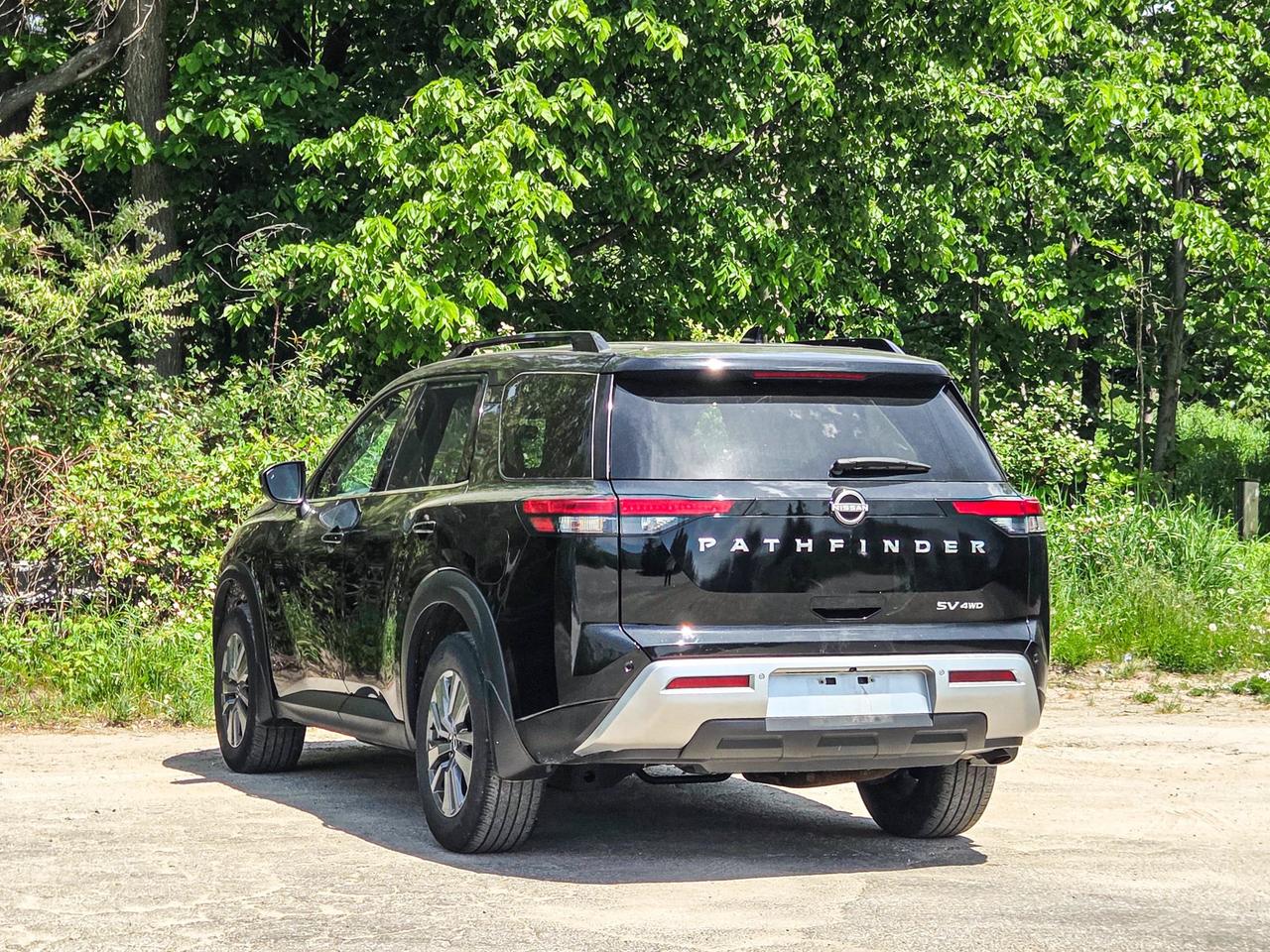 2024 Nissan Pathfinder SV Photo