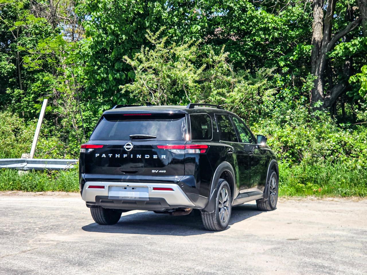 2024 Nissan Pathfinder SV Photo