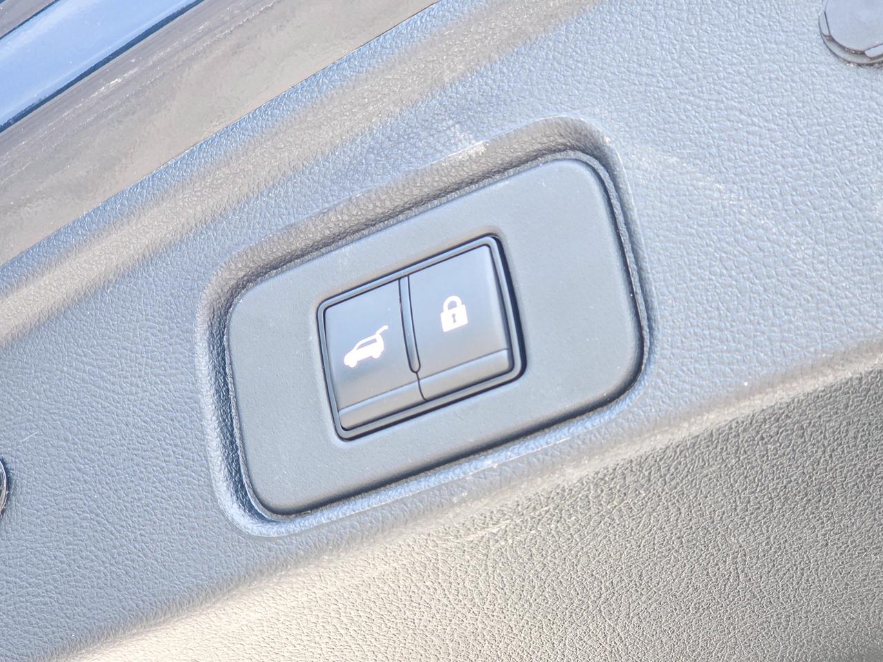 2024 Nissan Pathfinder SV Photo