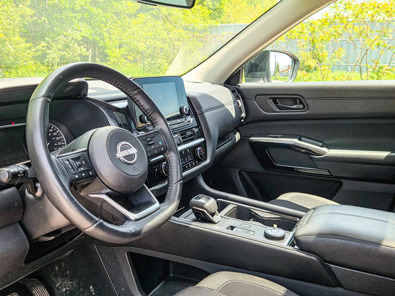 2024 Nissan Pathfinder SV Photo