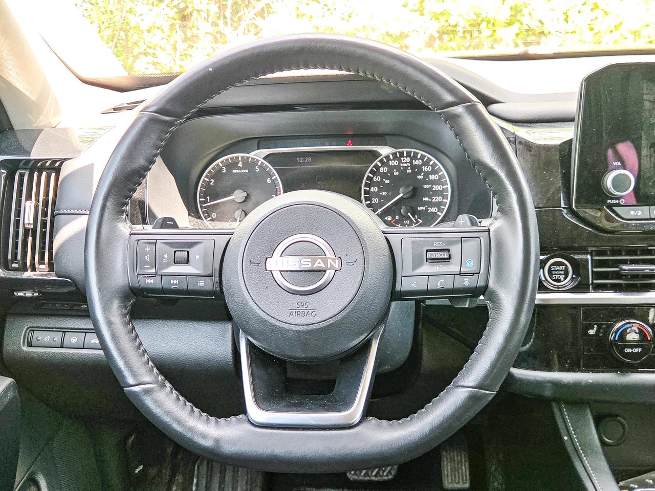 2024 Nissan Pathfinder SV Photo