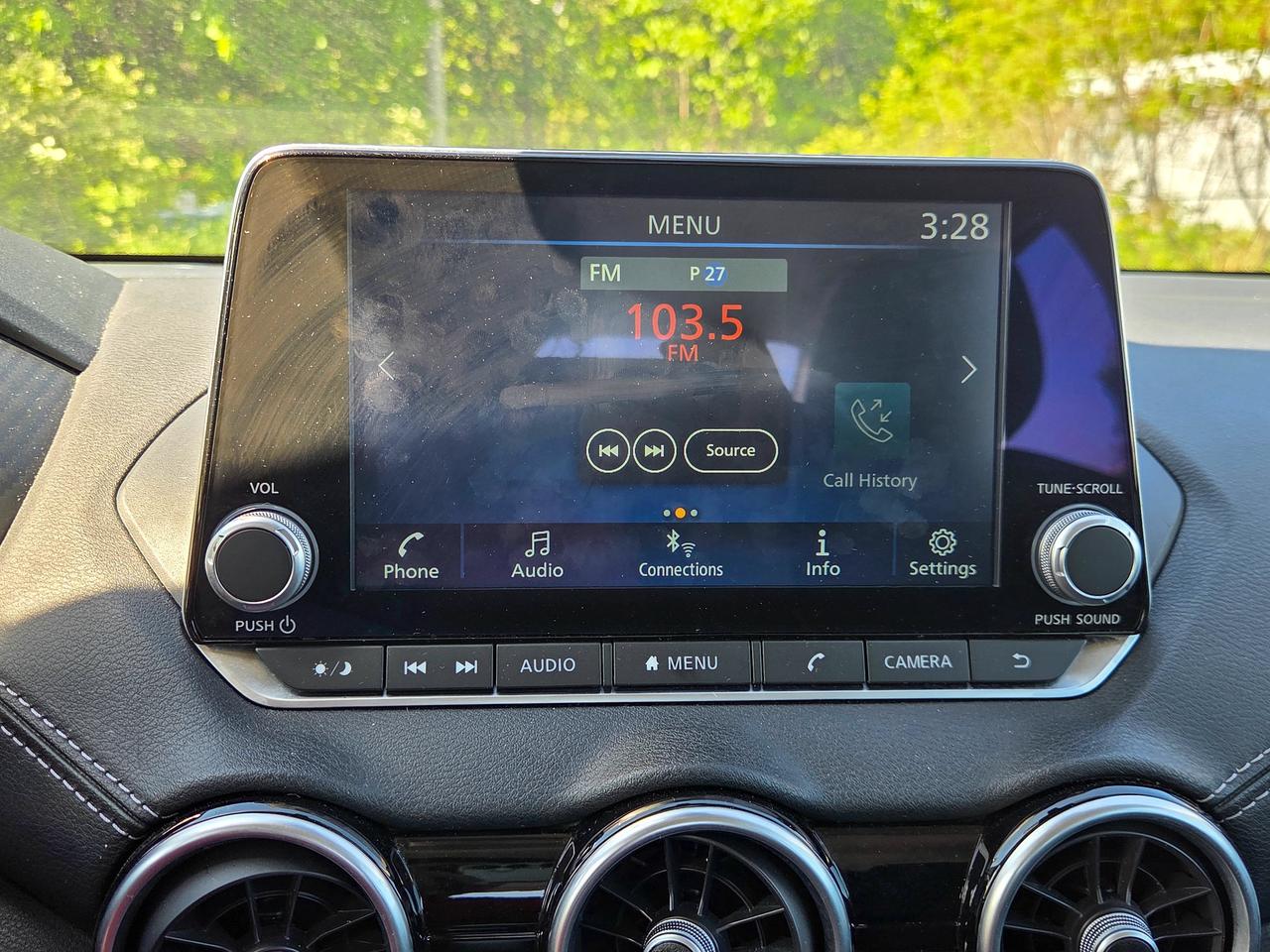 2024 Nissan Sentra SV Photo