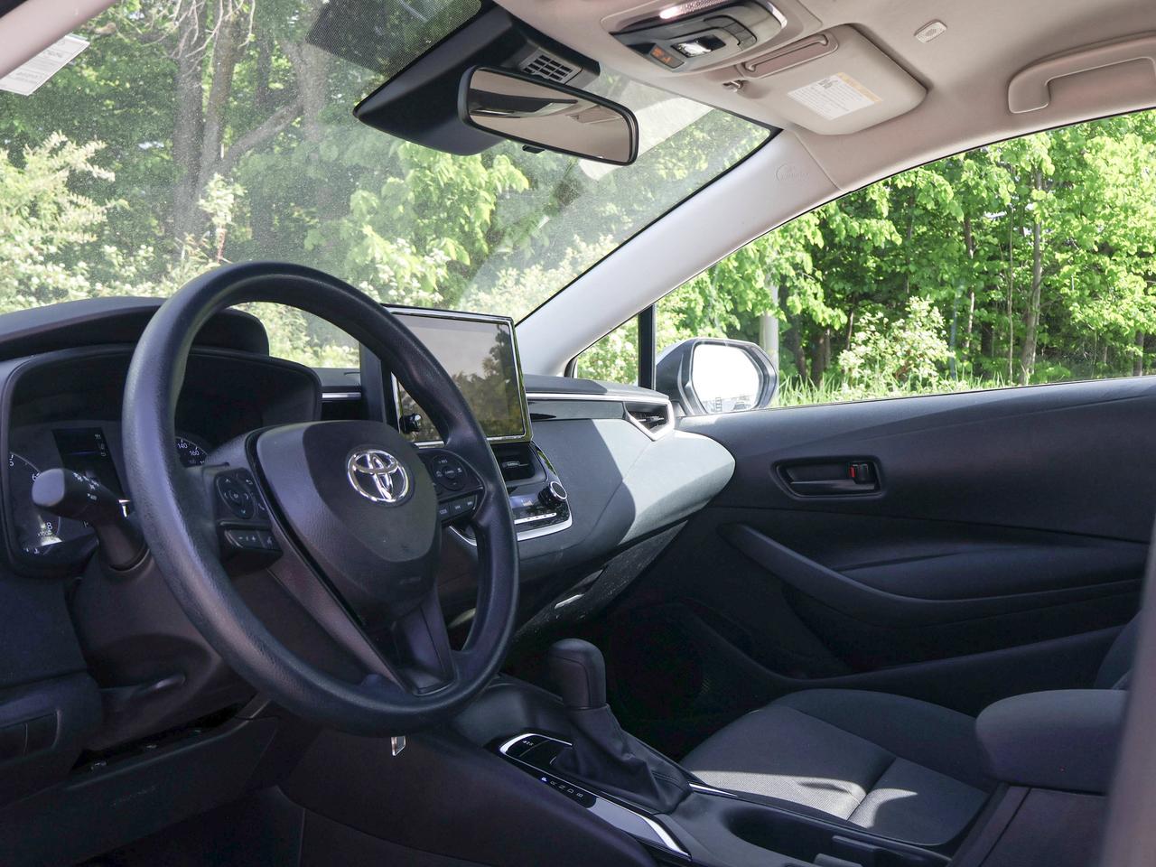 2025 Toyota Corolla LE Photo