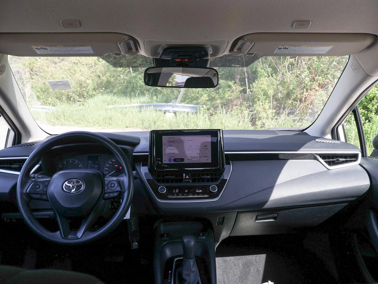 2025 Toyota Corolla LE Photo