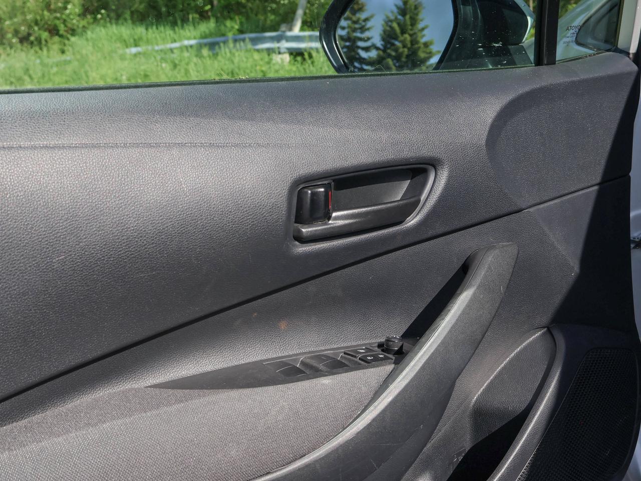 2025 Toyota Corolla LE Photo