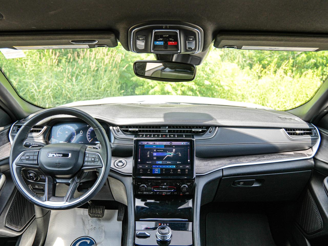 2024 Jeep Grand Cherokee L Limited Photo