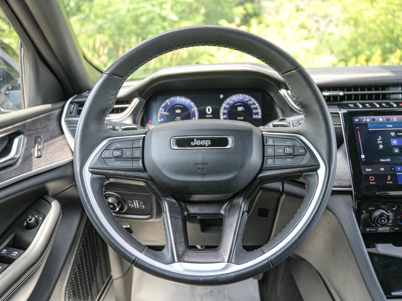 2024 Jeep Grand Cherokee L Limited Photo