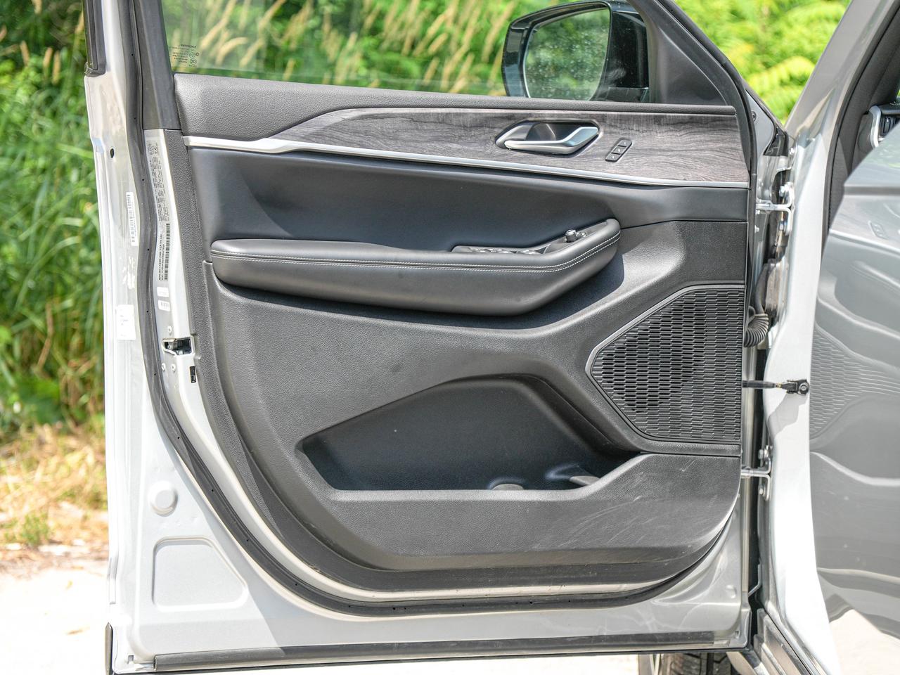 2024 Jeep Grand Cherokee L Limited Photo