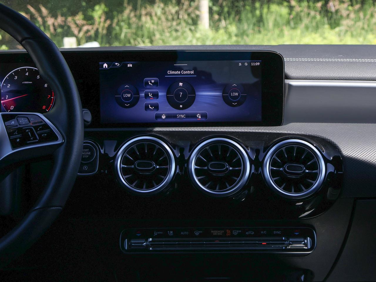 2025 Mercedes-Benz CLA 250 Photo