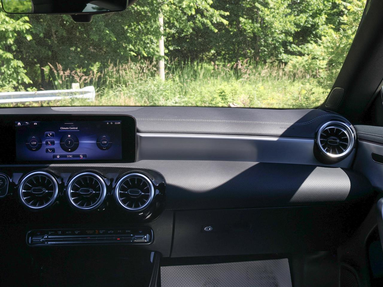 2025 Mercedes-Benz CLA 250 Photo
