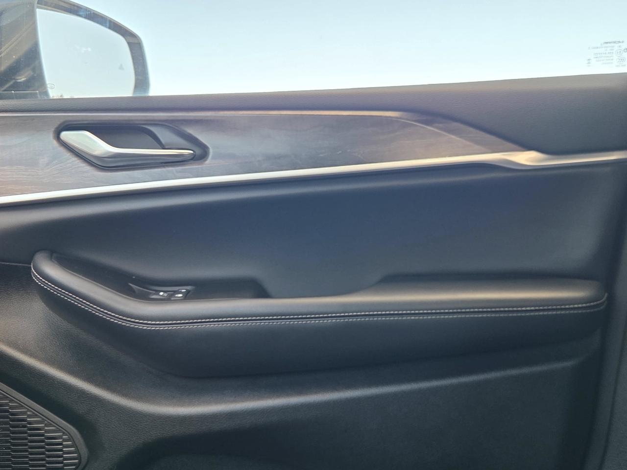 2024 Jeep Grand Cherokee L Limited Photo