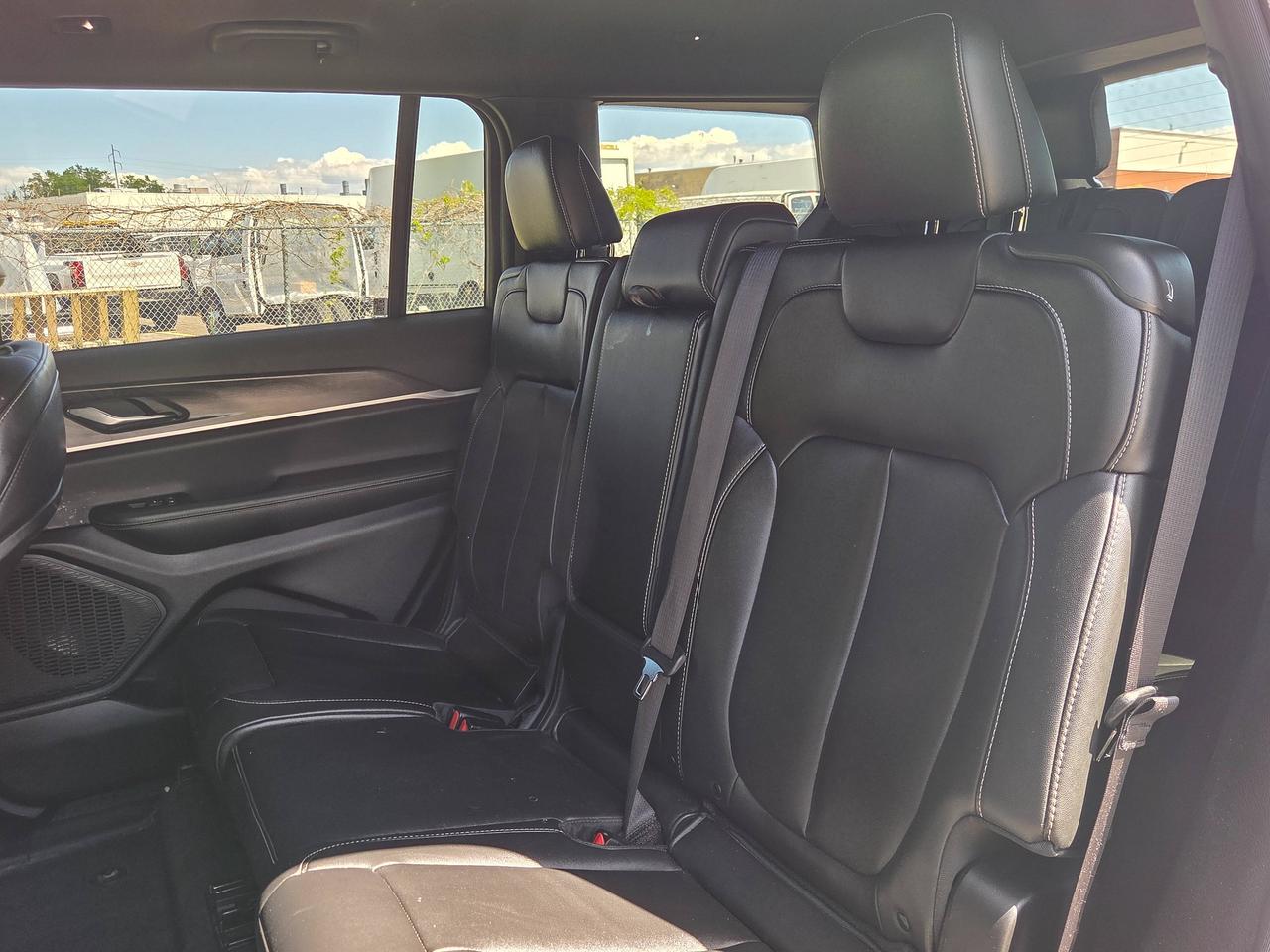 2024 Jeep Grand Cherokee L Limited Photo