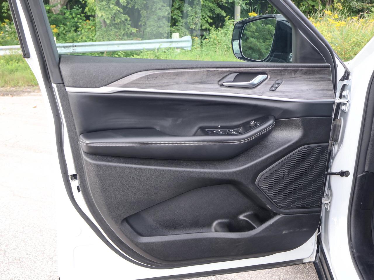 2024 Jeep Grand Cherokee L Limited Photo