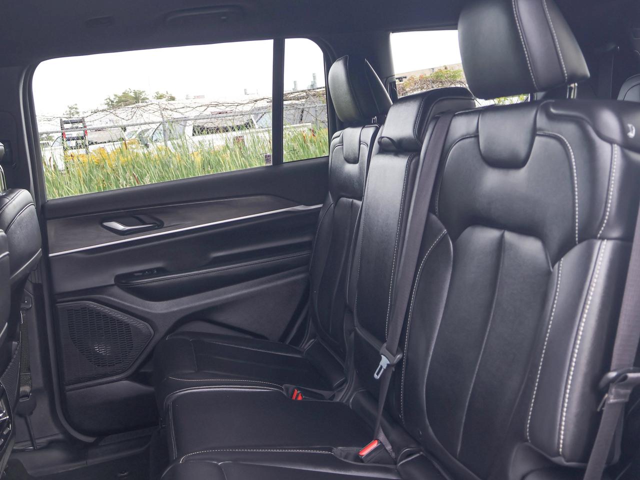 2024 Jeep Grand Cherokee L Limited Photo