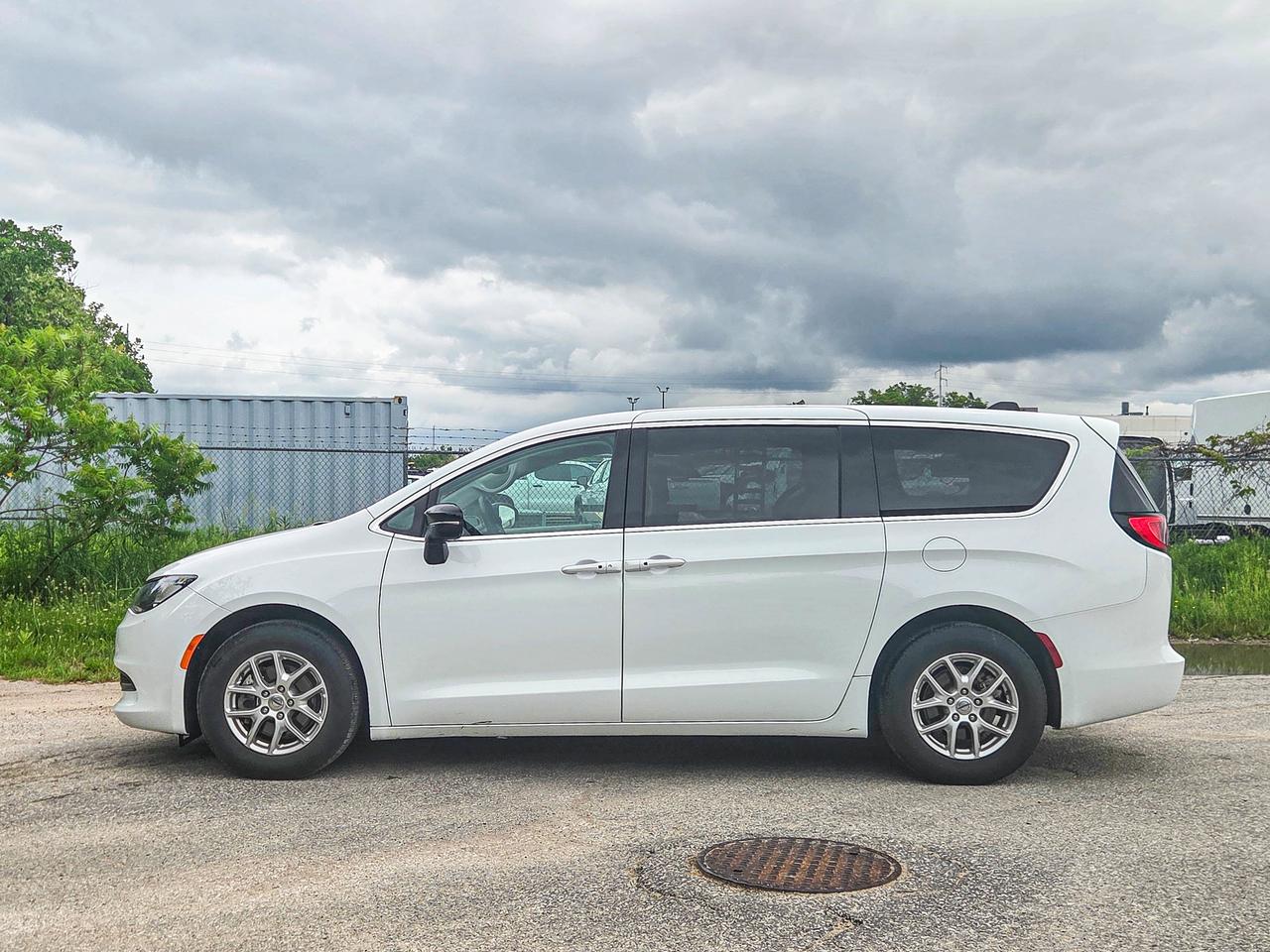 2024 Chrysler Grand Caravan SXT Photo