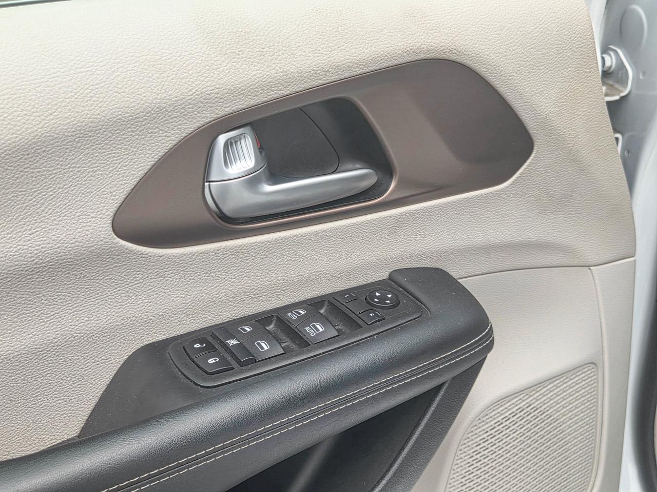 2024 Chrysler Grand Caravan SXT Photo
