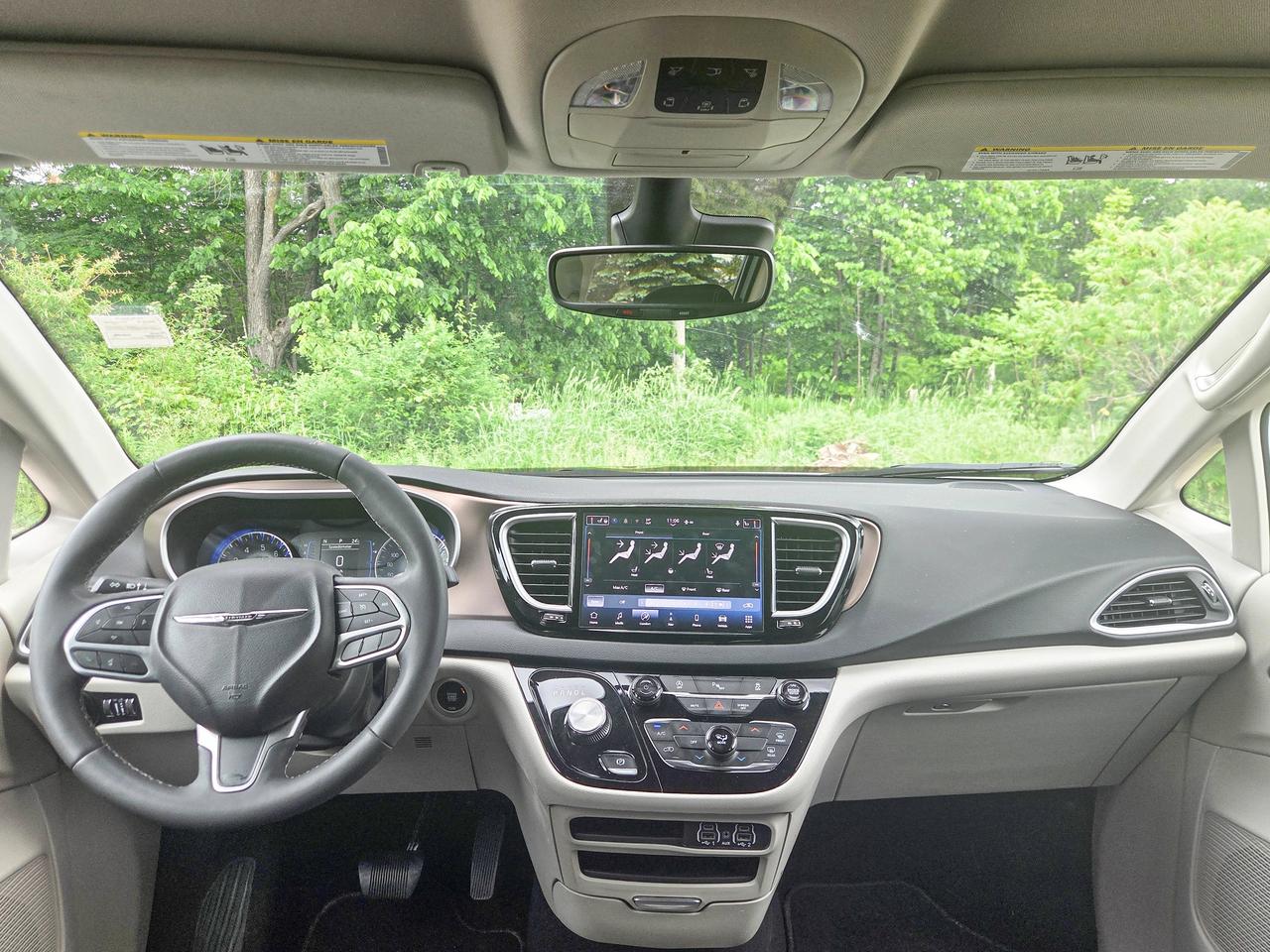 2024 Chrysler Grand Caravan SXT Photo