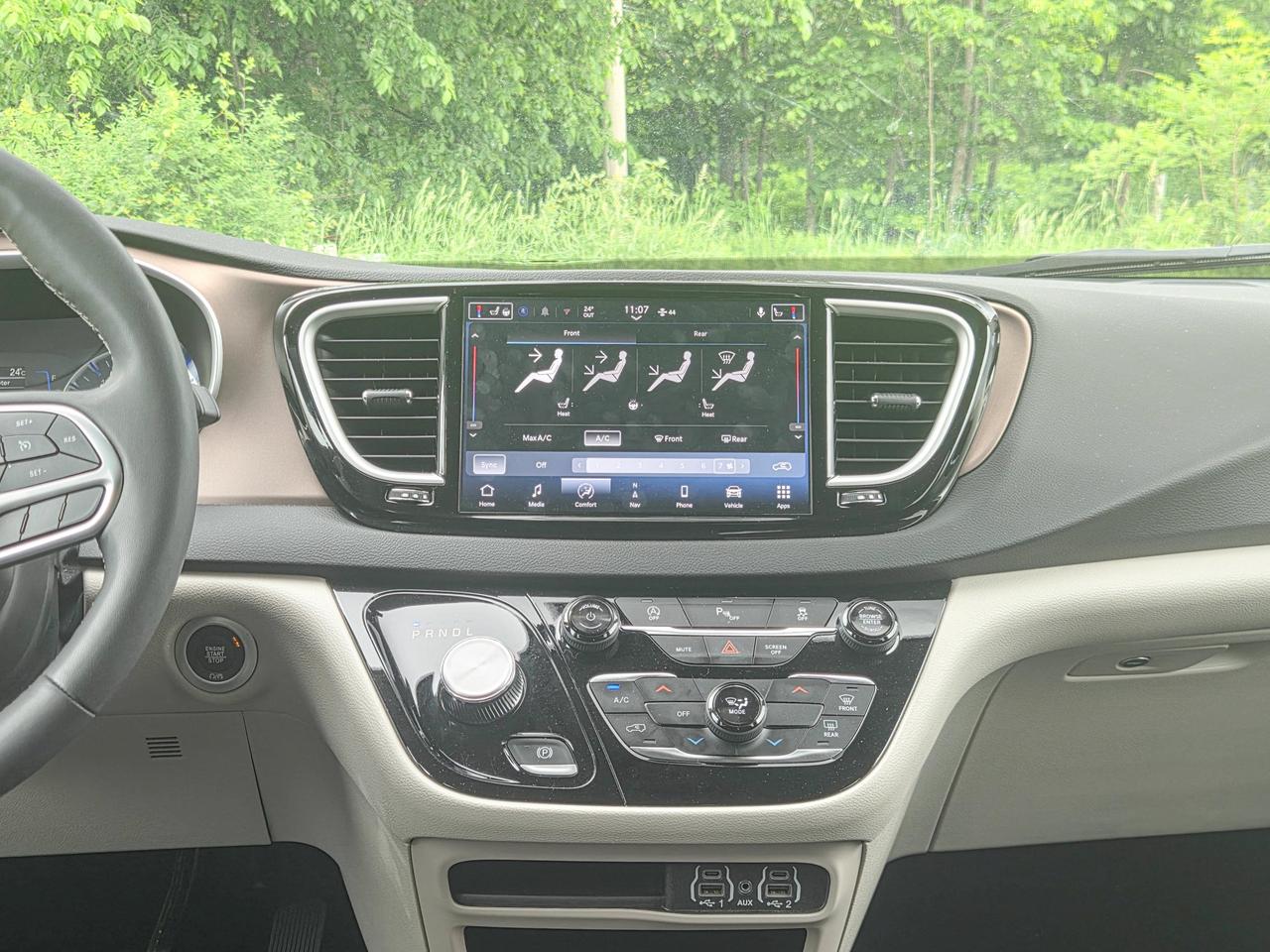 2024 Chrysler Grand Caravan SXT Photo
