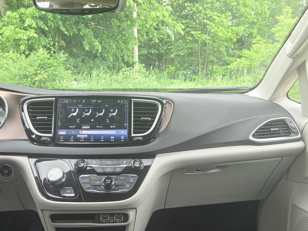 2024 Chrysler Grand Caravan SXT Photo