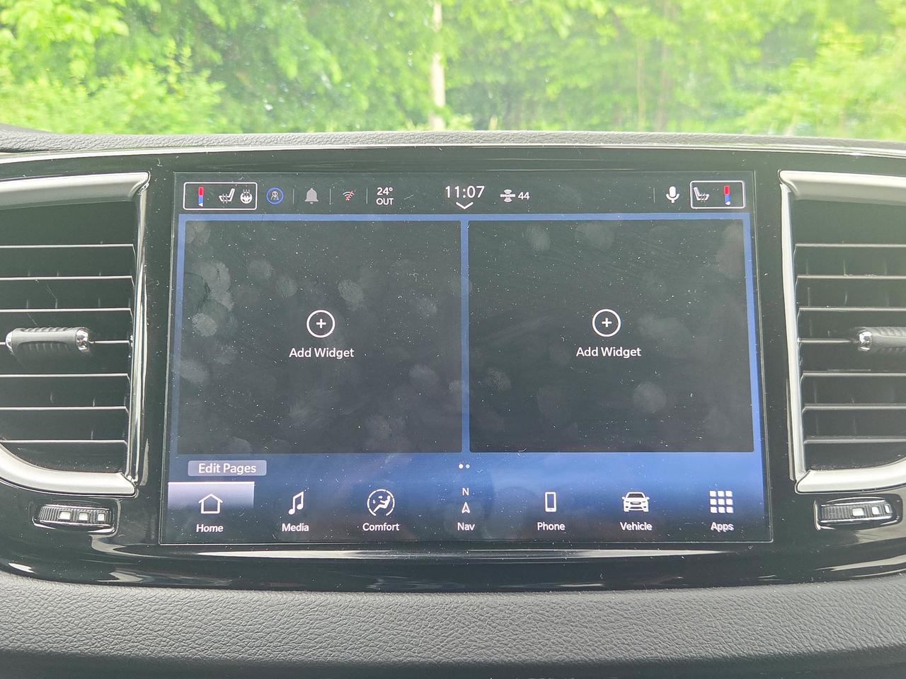 2024 Chrysler Grand Caravan SXT Photo