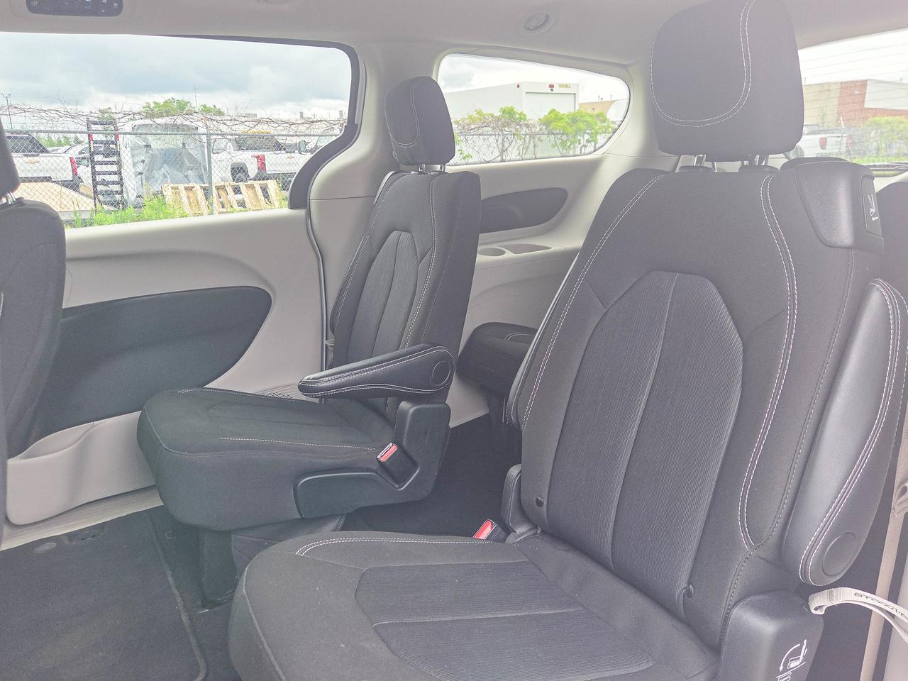 2024 Chrysler Grand Caravan SXT Photo