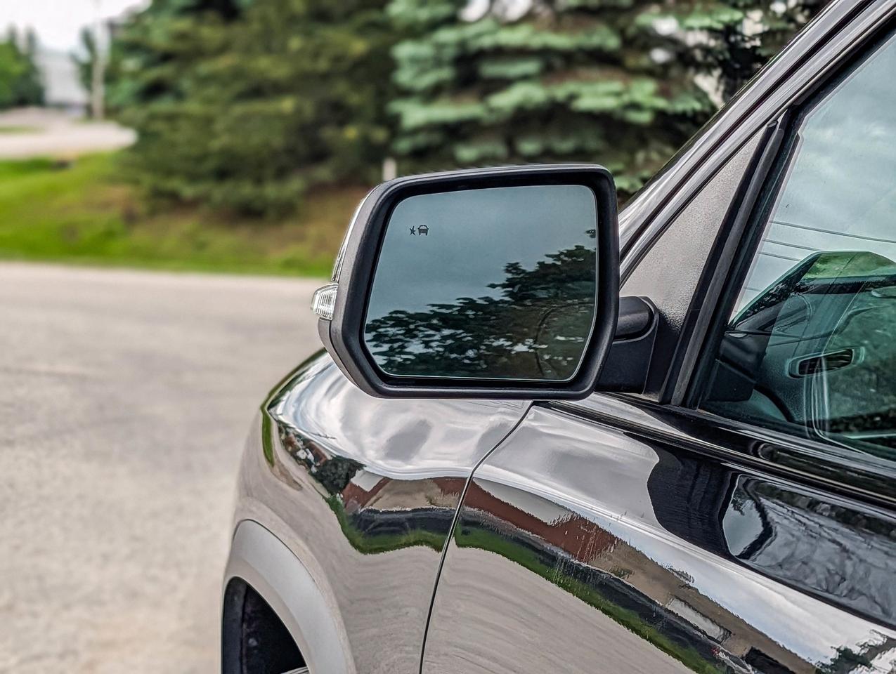 2020 GMC Acadia AT4 Photo