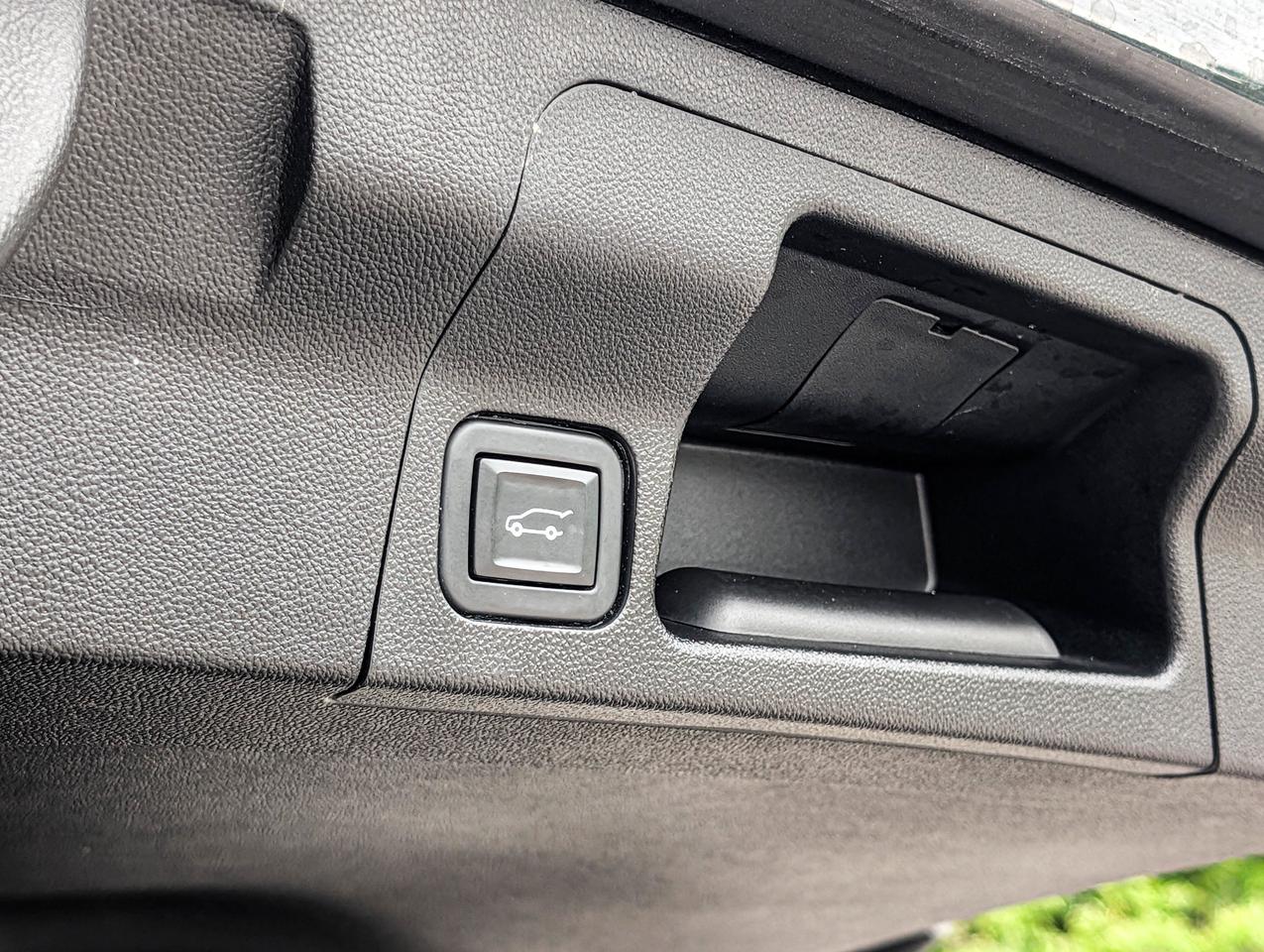 2020 GMC Acadia AT4 Photo