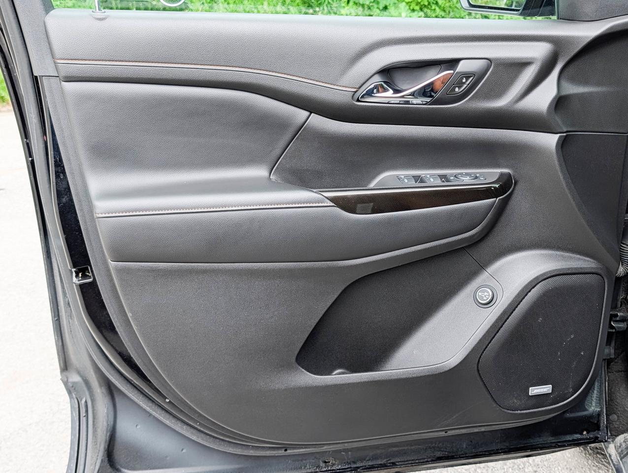 2020 GMC Acadia AT4 Photo