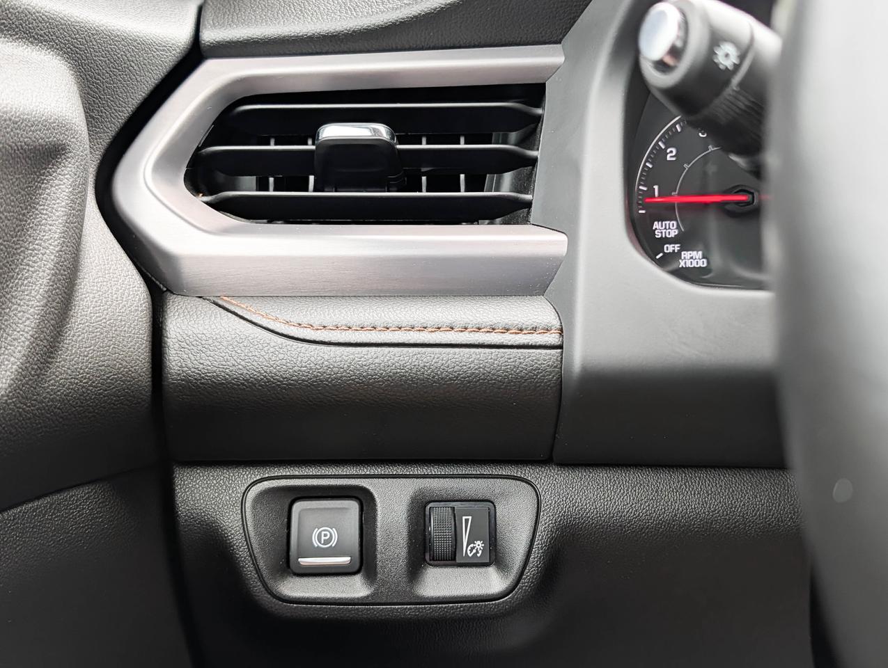2020 GMC Acadia AT4 Photo