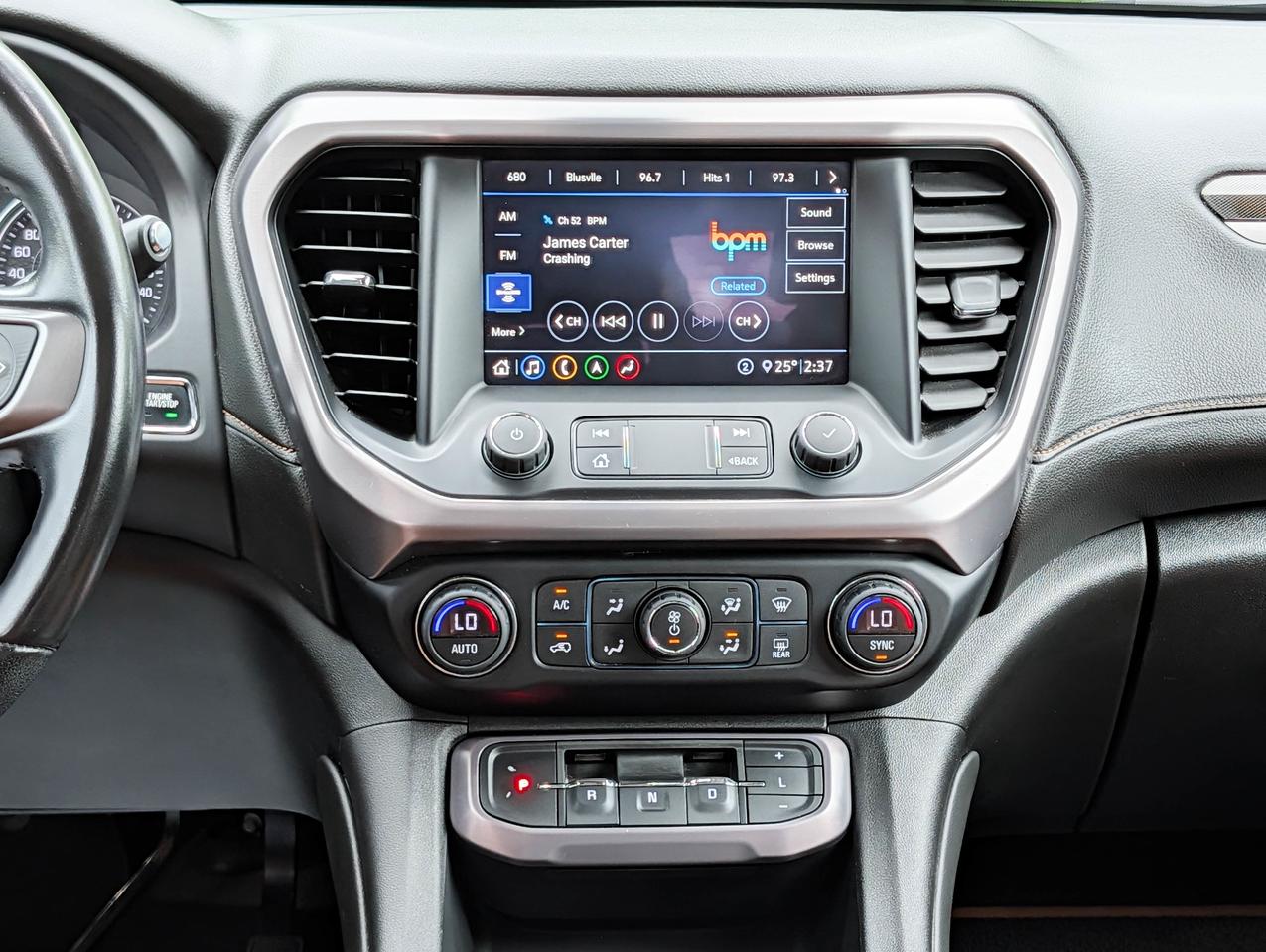 2020 GMC Acadia AT4 Photo