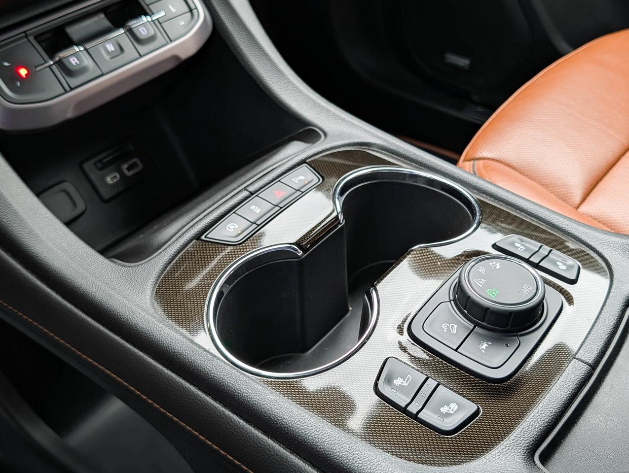 2020 GMC Acadia AT4 Photo