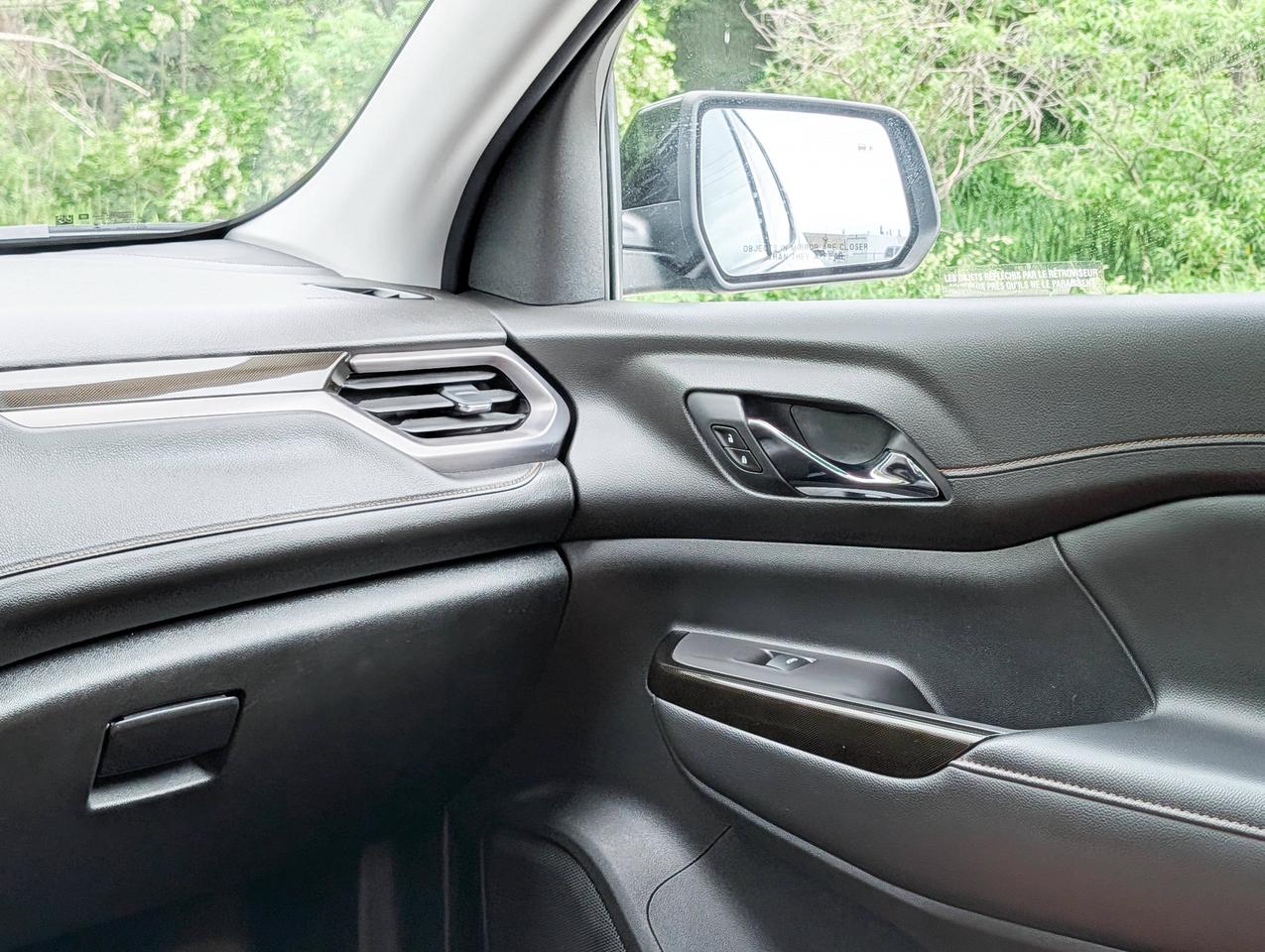 2020 GMC Acadia AT4 Photo