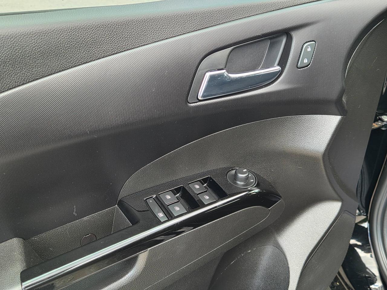 2018 Chevrolet Sonic LT Photo