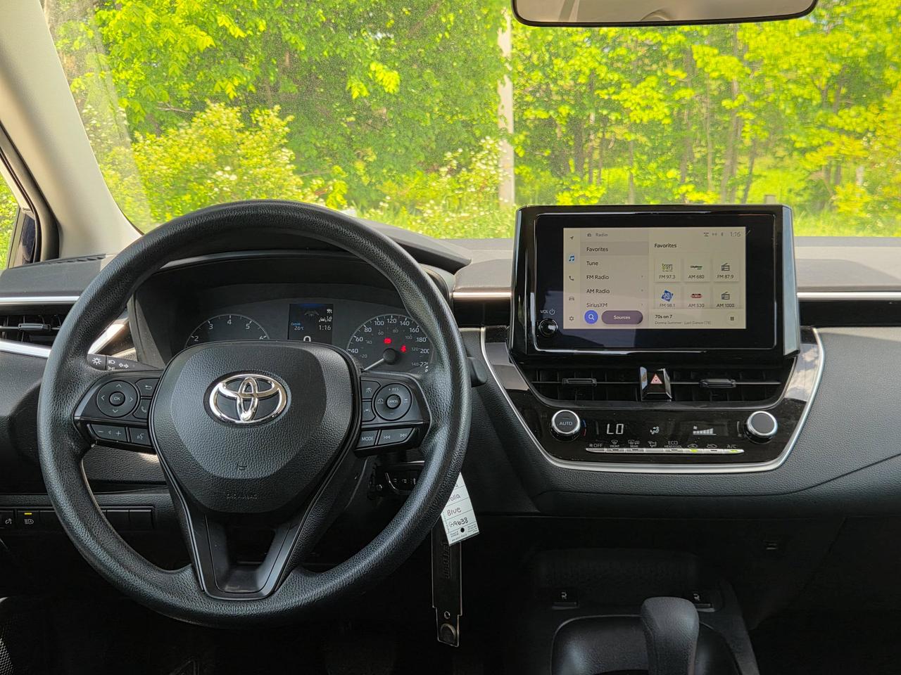 2025 Toyota Corolla LE Photo