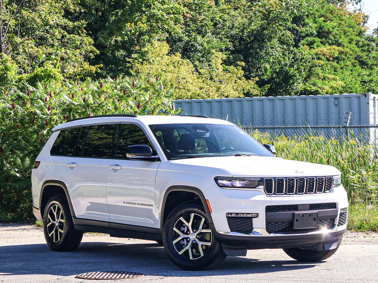 2024 Jeep Grand Cherokee L Limited Photo1