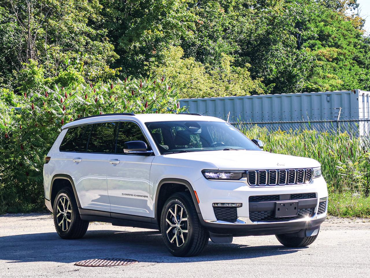 2024 Jeep Grand Cherokee L Limited Photo3