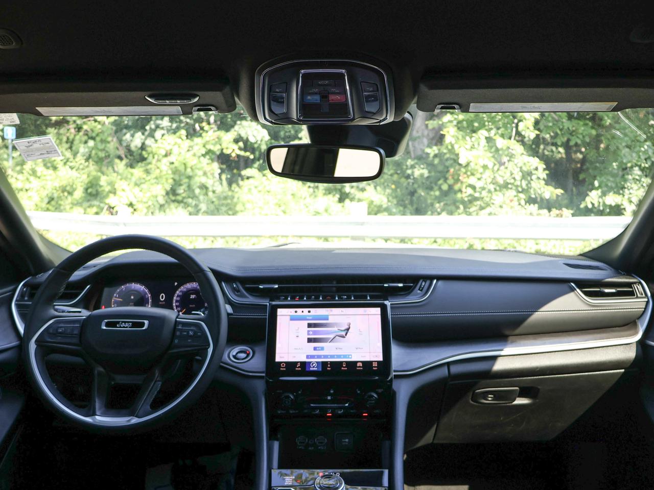 2024 Jeep Grand Cherokee L Limited Photo