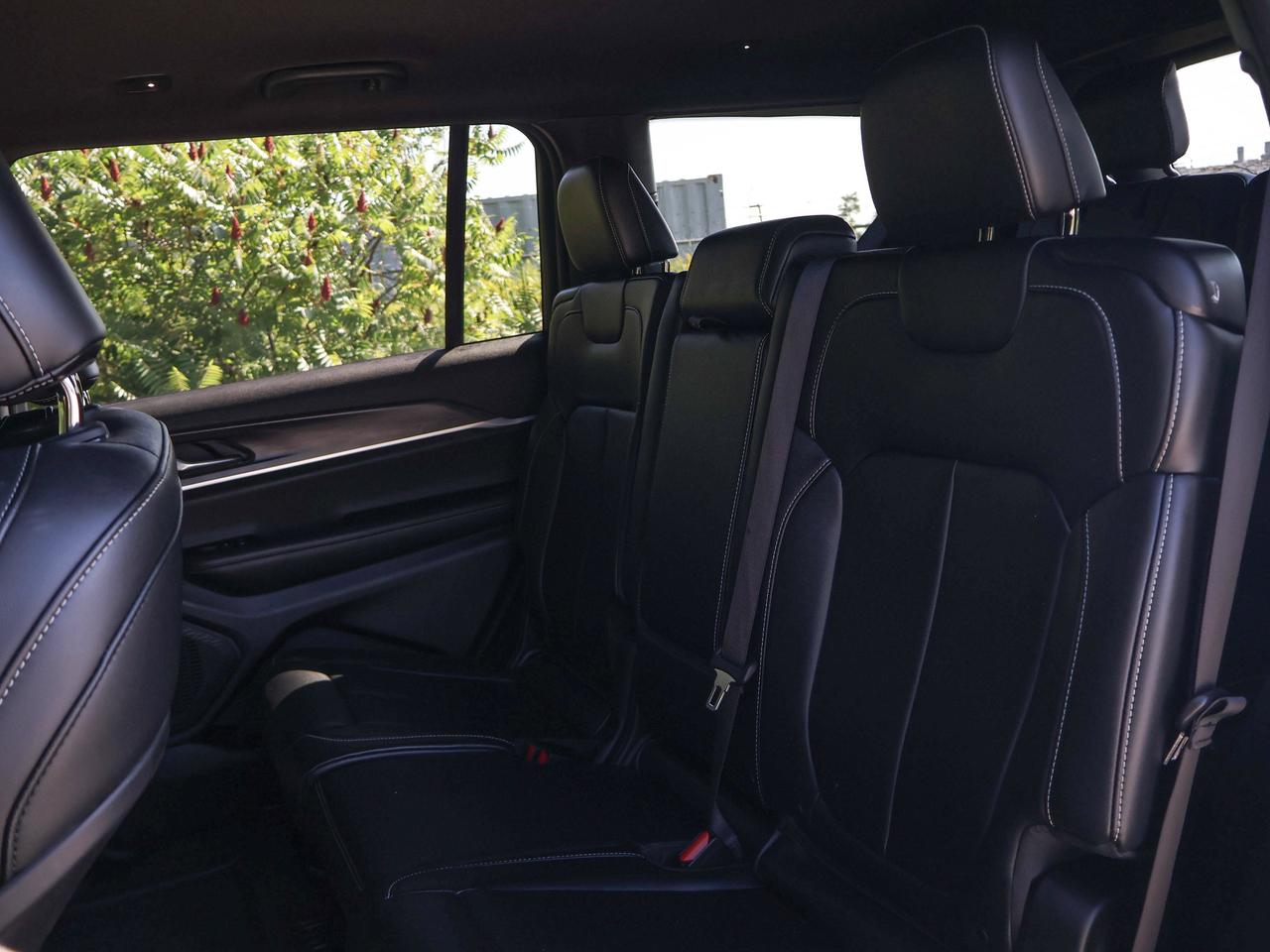 2024 Jeep Grand Cherokee L Limited Photo