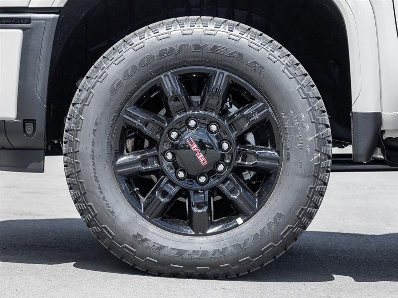 2026 GMC Sierra 2500 HD AT4 Photo4