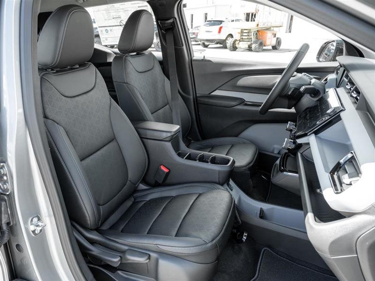 2027 Chevrolet Bolt LT Photo