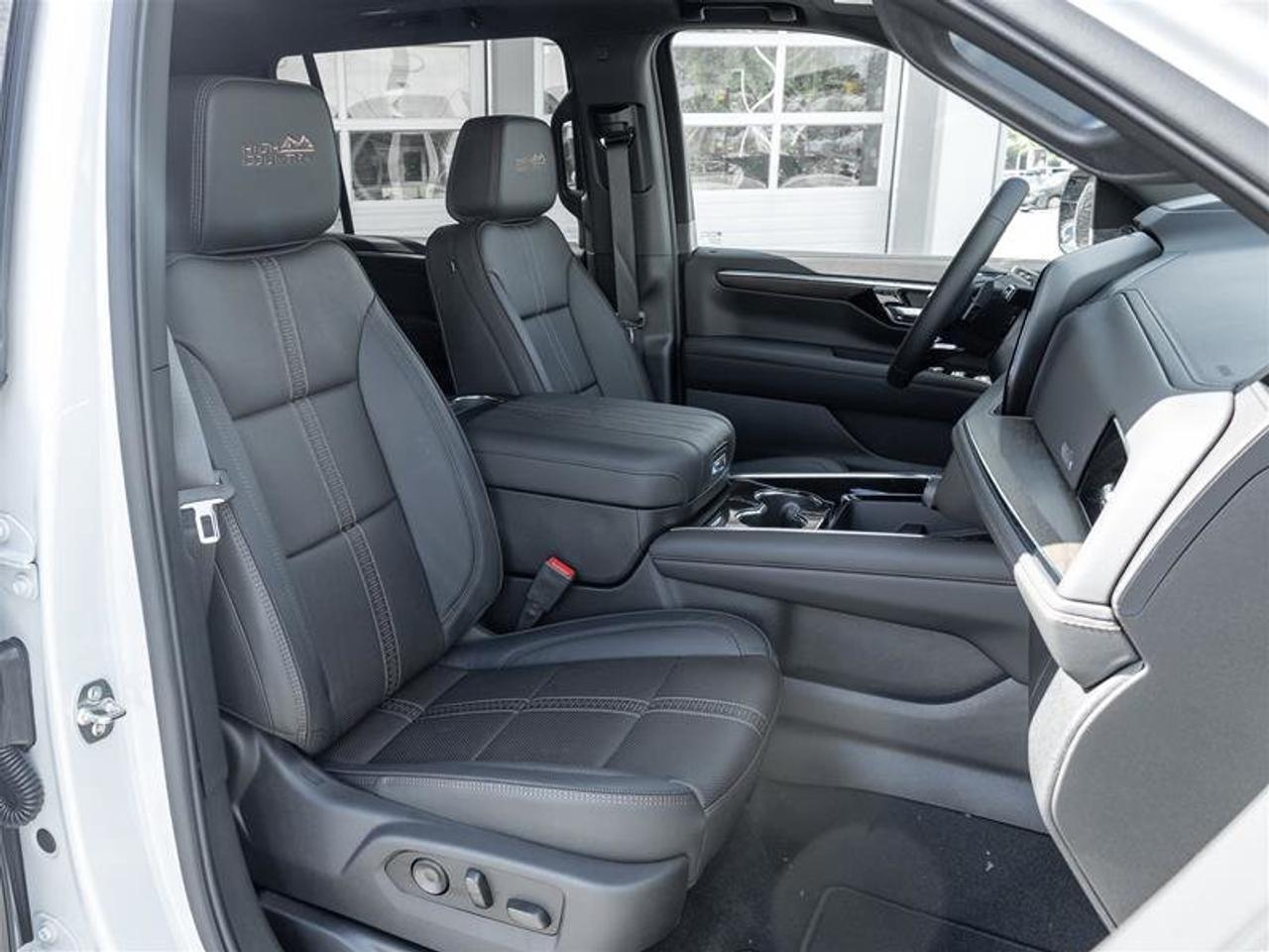 2026 Chevrolet Suburban High Country Photo
