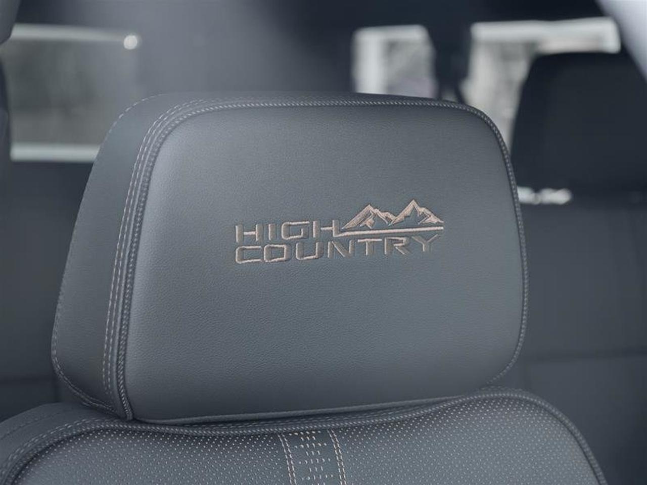 2026 Chevrolet Suburban High Country Photo