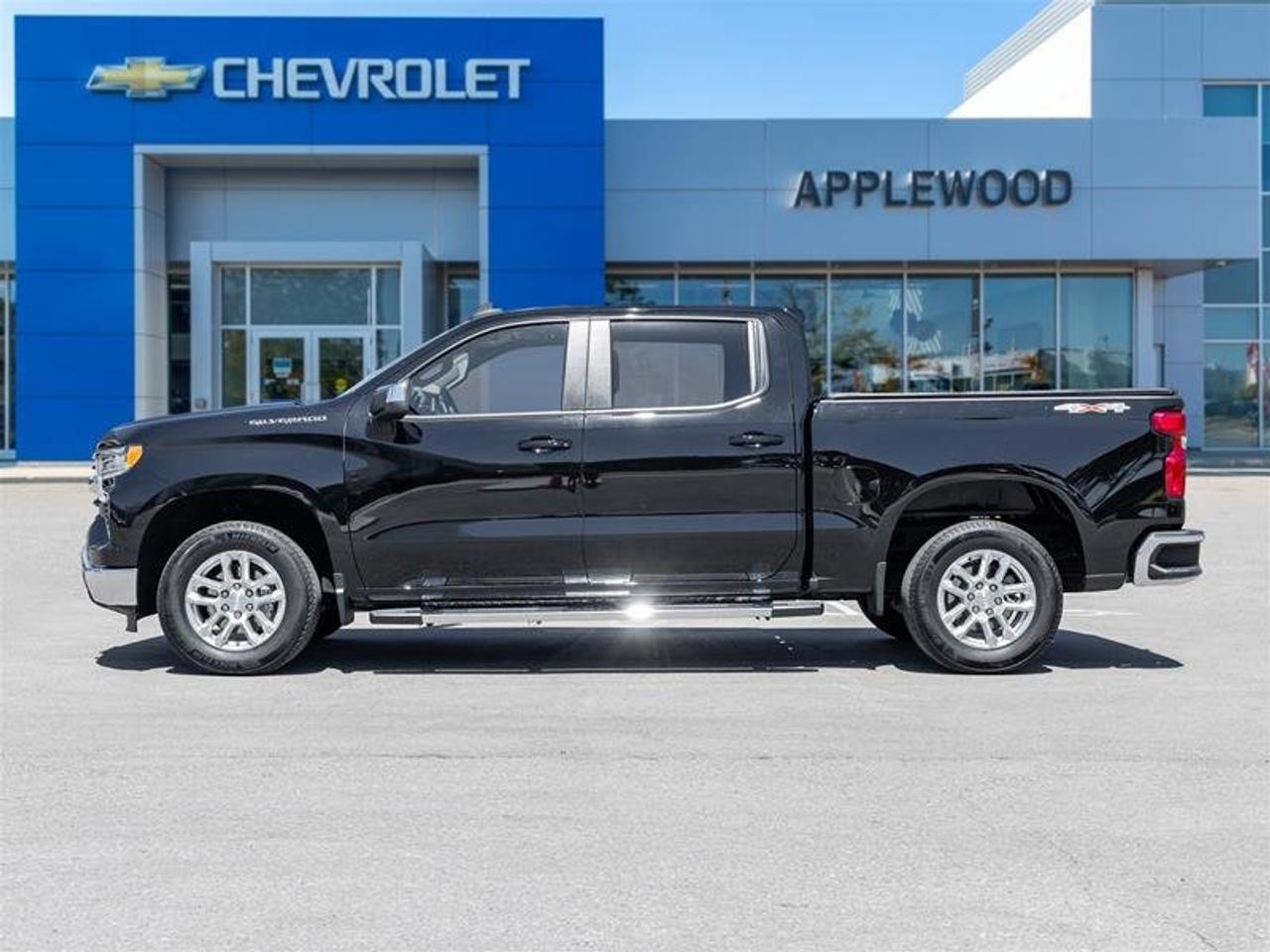 2023 Chevrolet Silverado 1500 Crew Cab 4x4 LT / Short Box Photo