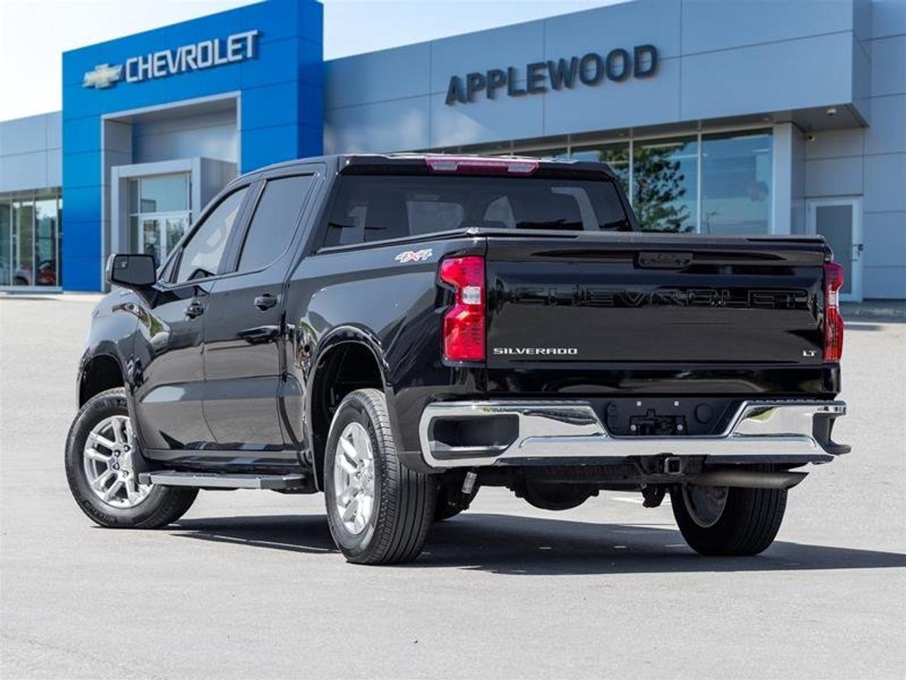 2023 Chevrolet Silverado 1500 Crew Cab 4x4 LT / Short Box Photo