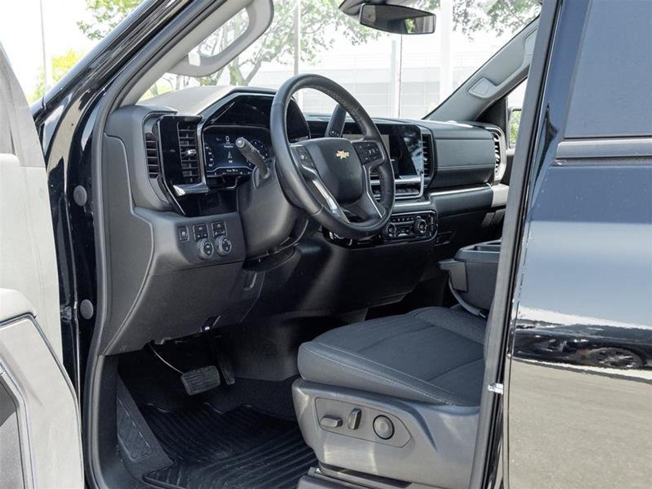2023 Chevrolet Silverado 1500 Crew Cab 4x4 LT / Short Box Photo