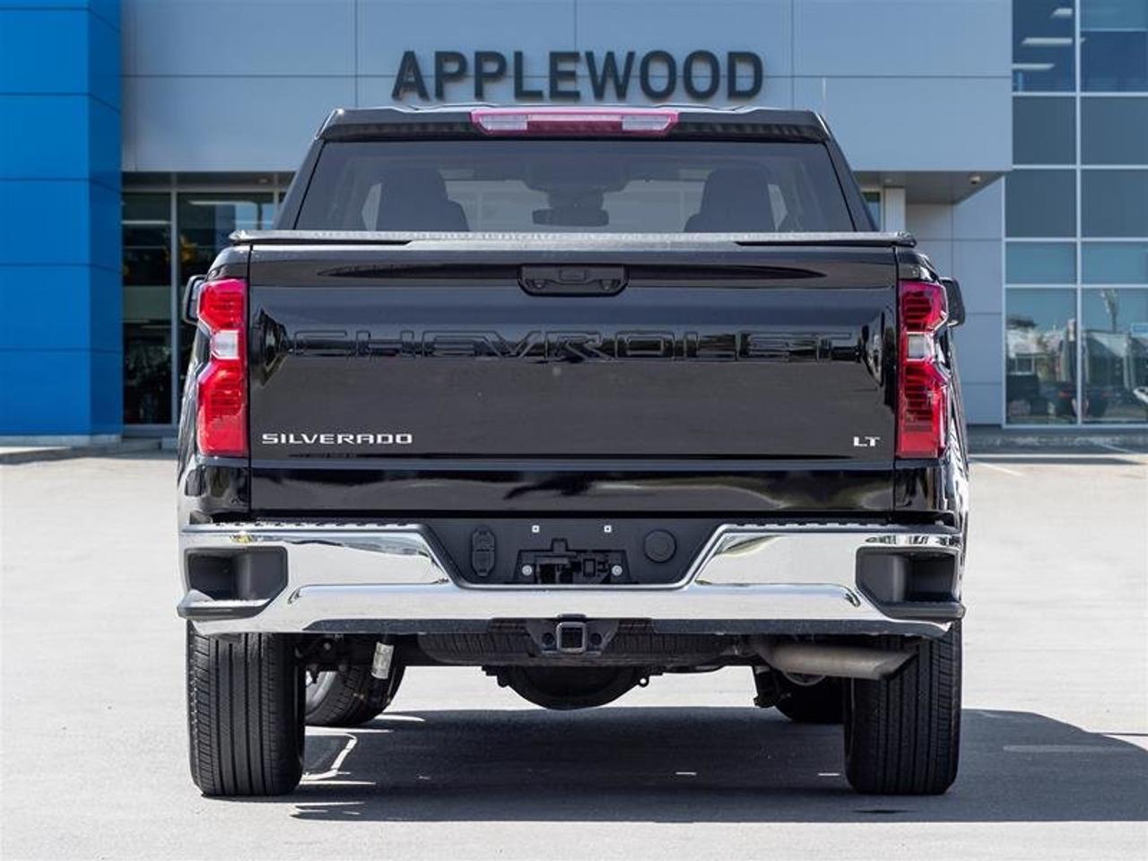 2023 Chevrolet Silverado 1500 Crew Cab 4x4 LT / Short Box Photo